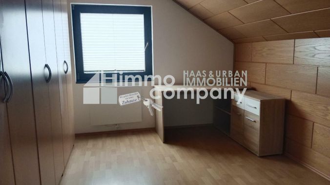 Mansardenzimmer Schrankraum.