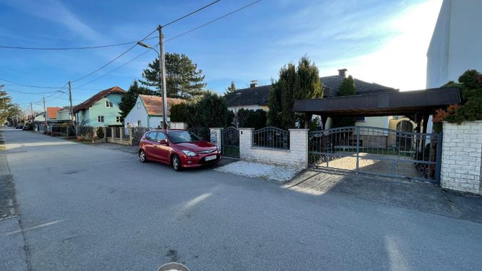 44_Straße beim Bungalow
