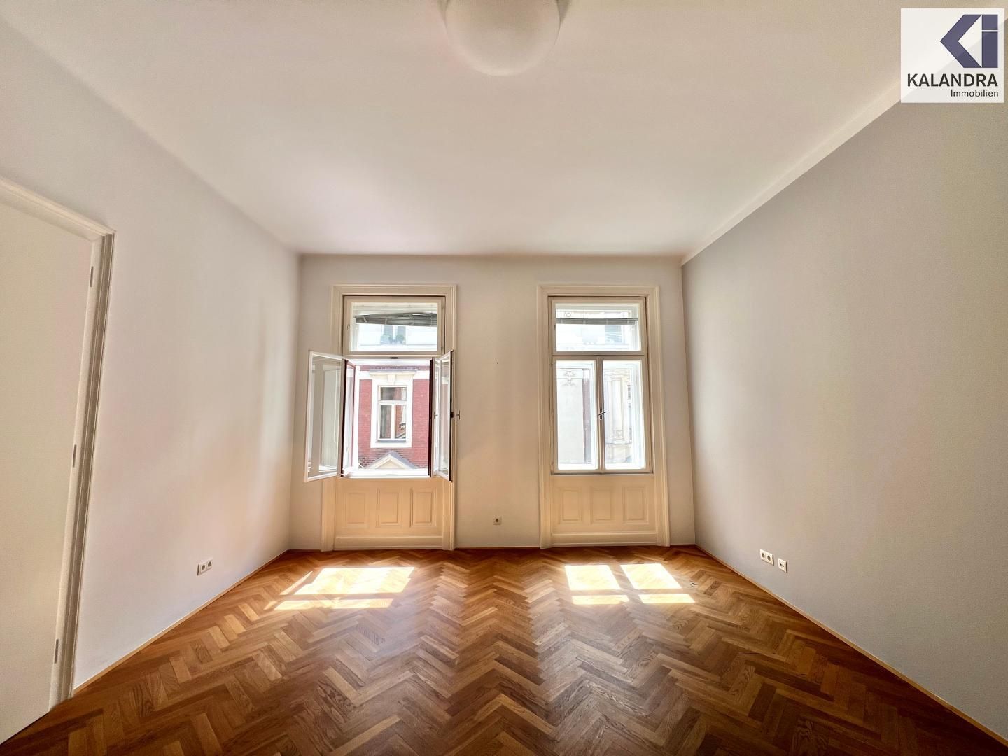 360 TOUR // STILWOHNUNG nahe NASCHMARKT