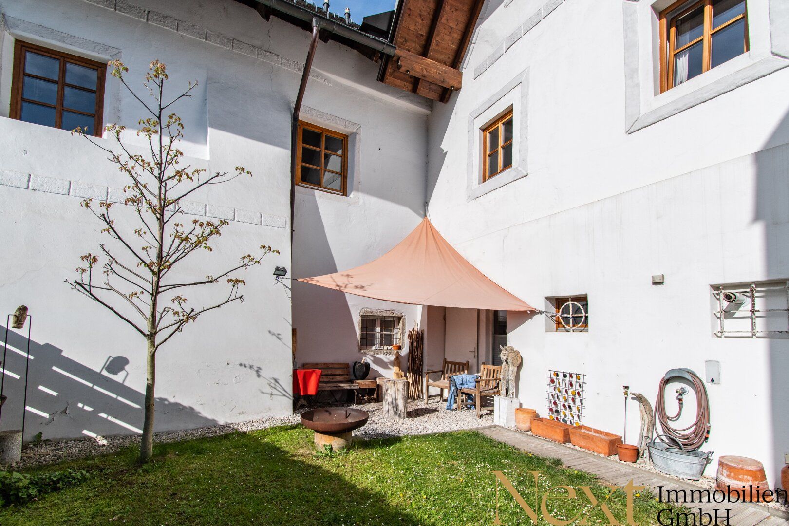 Wohnen mit Geschichte - charmante Altbau-Haus in Wels mit Schloss-Flair - stilvoll wohnen auf ca. 118 m²