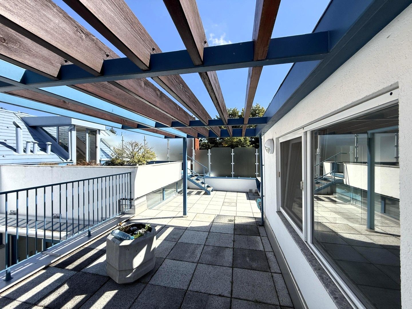 Modernes Atelier, Loft, Dachterrasse im Neunzehnten // Modern Studio, loft, roof terrace in the nineteenth //