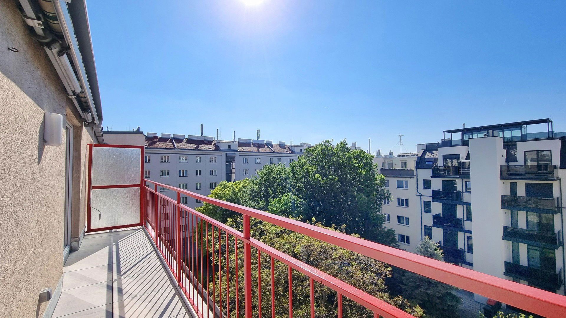 +++ ERSTBEZUG - RUHELAGE - GROSSE TERRASSE - U6 - PARKNÄHE - GEMEINSCHAFTSGARTEN +++