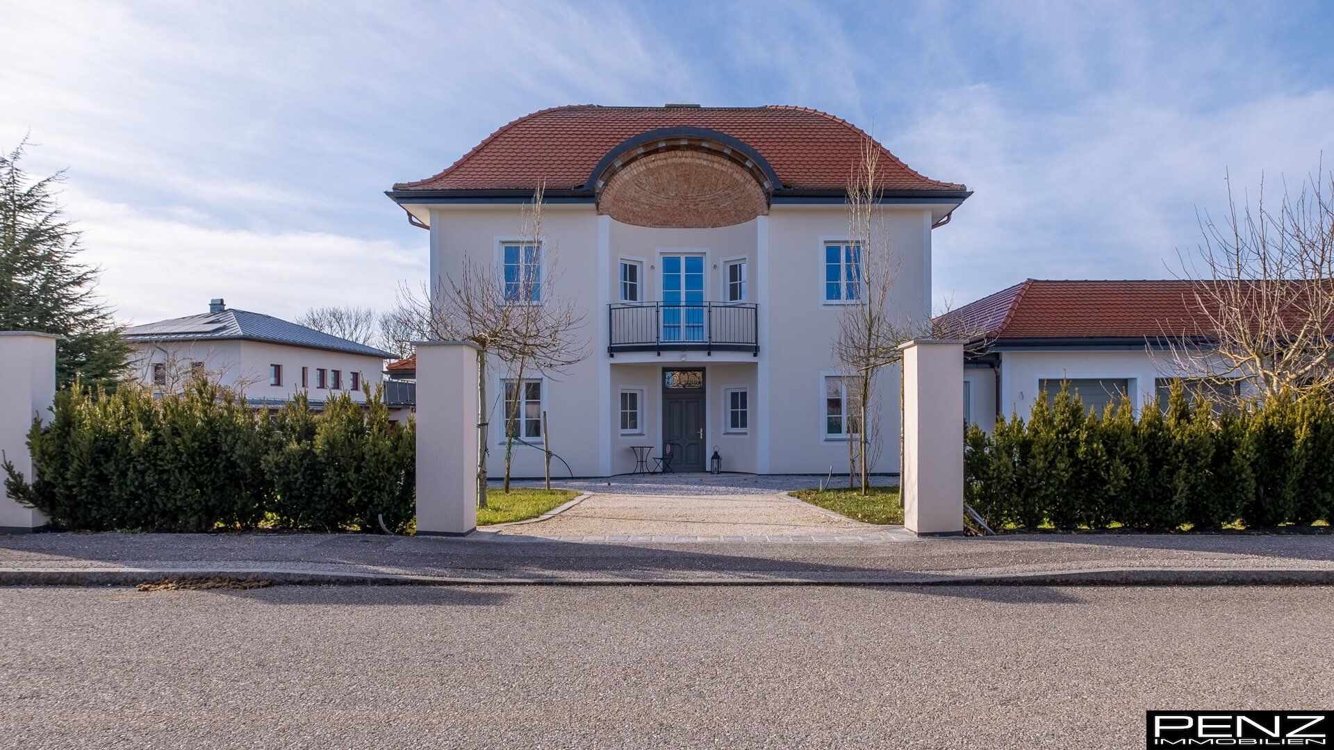 STEINERKIRCHEN / Traun: Exklusive Villa in idyllischer Lage