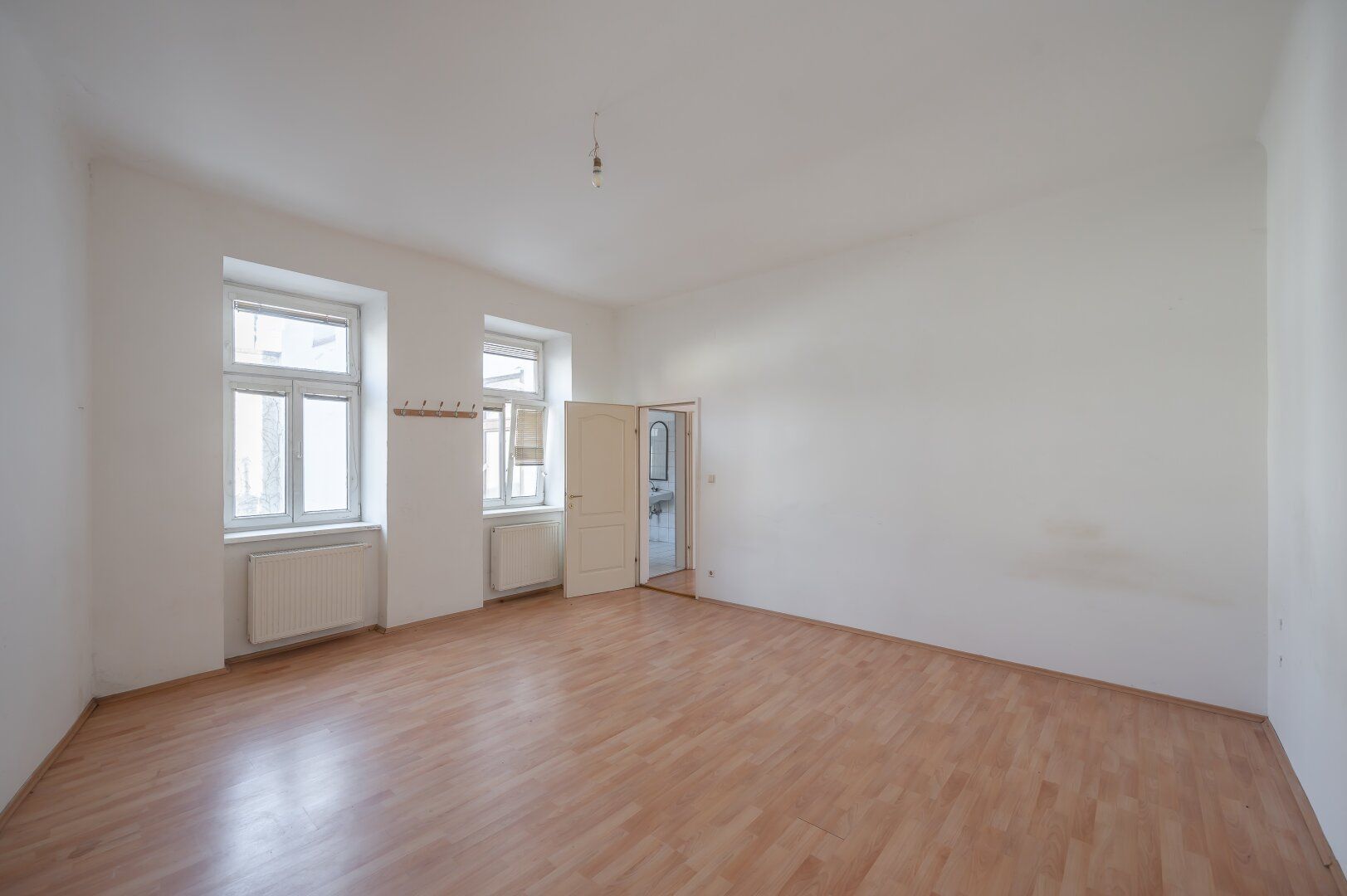 ++KLNB121++ sanierungsbedürftige 2-Zimmer-Wohnung in sehr guter Lage! -Airbnb