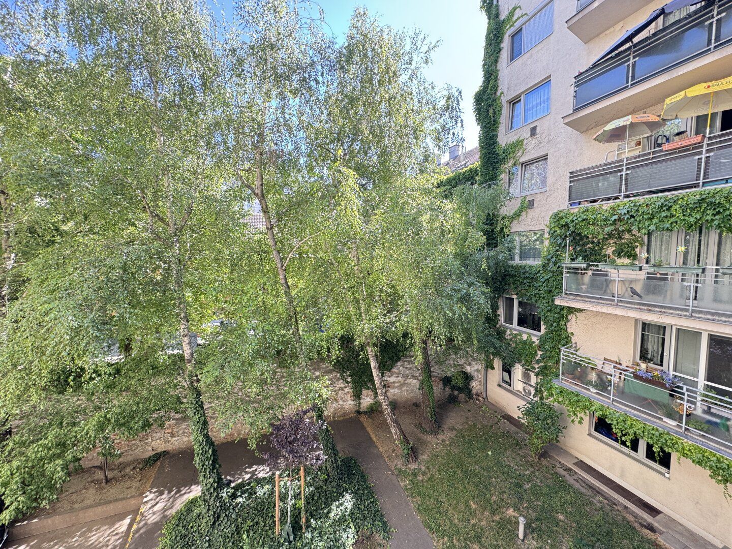 Charmante 3-Zimmer-Wohnung in 1100 Wien - Ihr Sanierungsprojekt mit Balkon!
