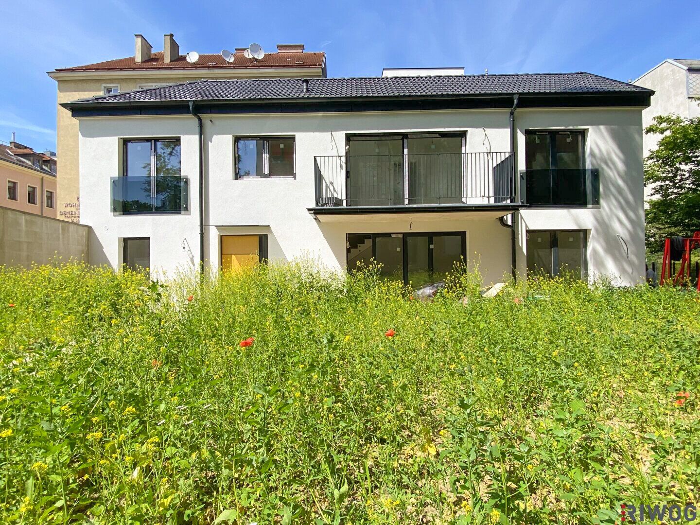 SANIERTES HAUS + 140m² SÜD-GARTEN | 5 MIN vom BHF MEIDLING (U6/S-Bahn) | LUFTWÄRMEPUMPE | RUHELAGE | NUTZUNGSRECHT 250m² Grünfläche