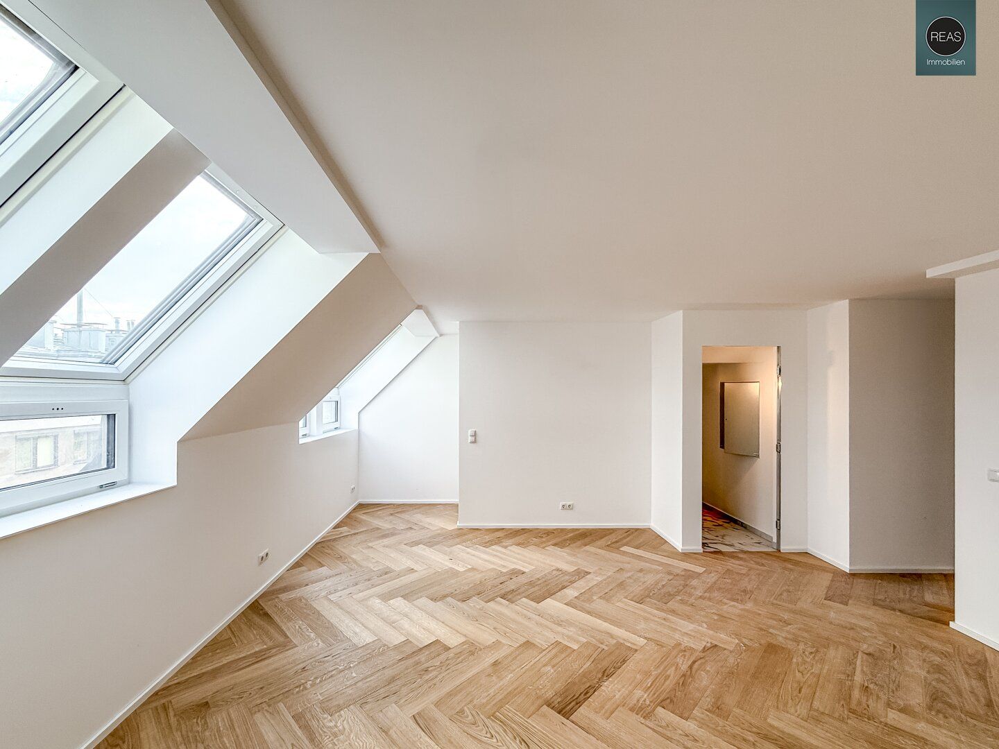 Elevate 1090 - Erstbezug: Luxus Dachgeschoss - Maisonette Wohnung (klimatisiert) nahe U6 Alser Straße, AKH!