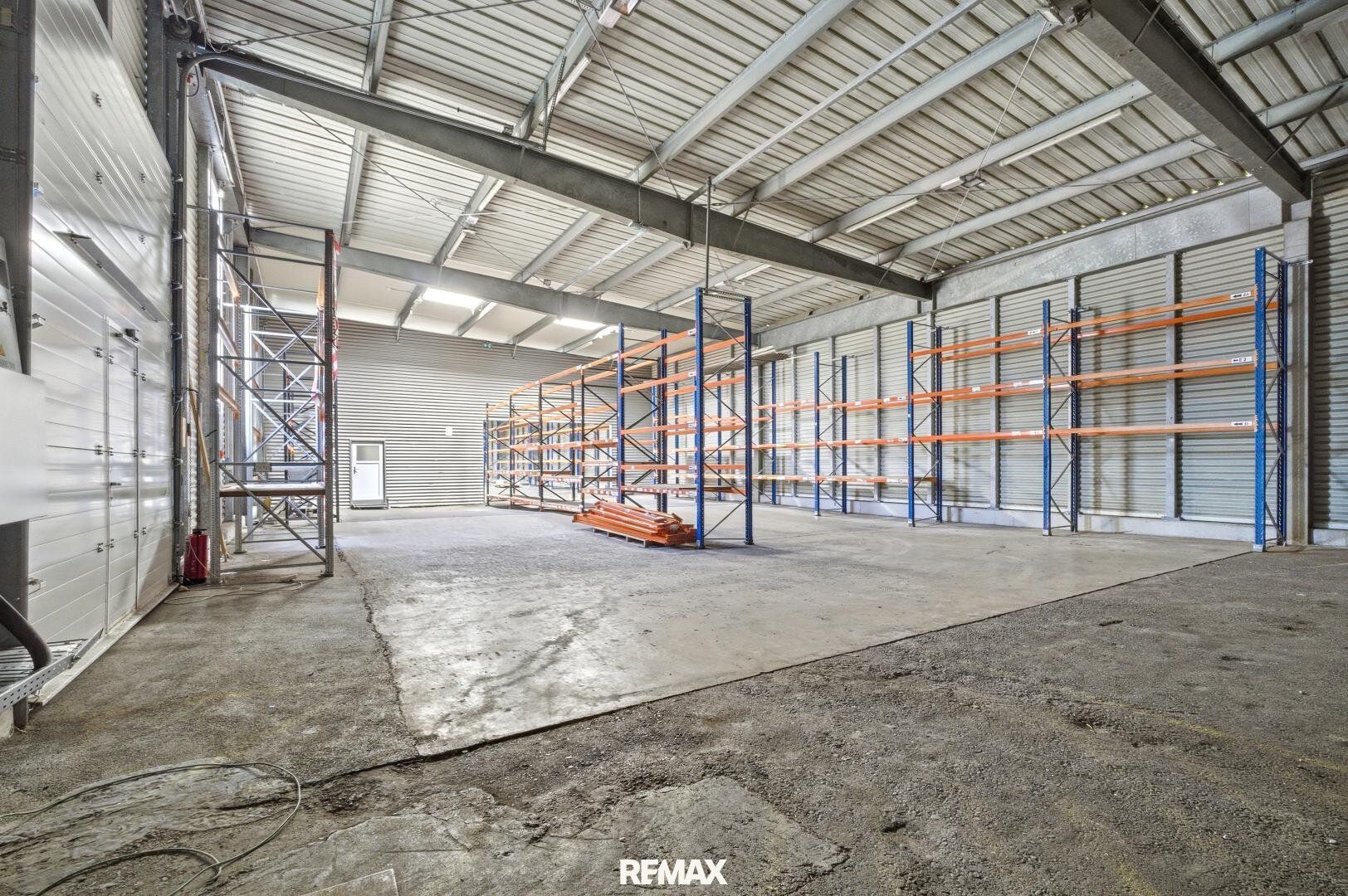 885 m² Kalthalle mit Hochregalen und Büroeinheit * Miete netto 4,50/m2 * - Ansicht 4