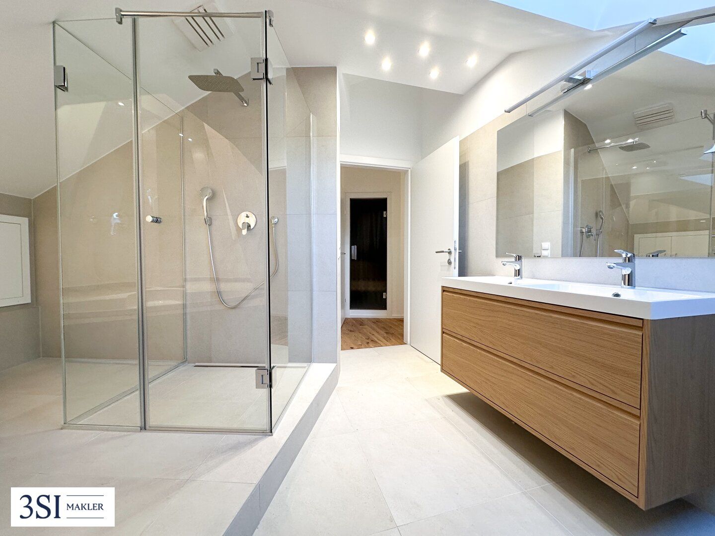 Elegantes Wohnen mit Wellness-Highlight: Dachgeschoßwohnung mit Terrasse und Sauna im 19. Bezirk – další
