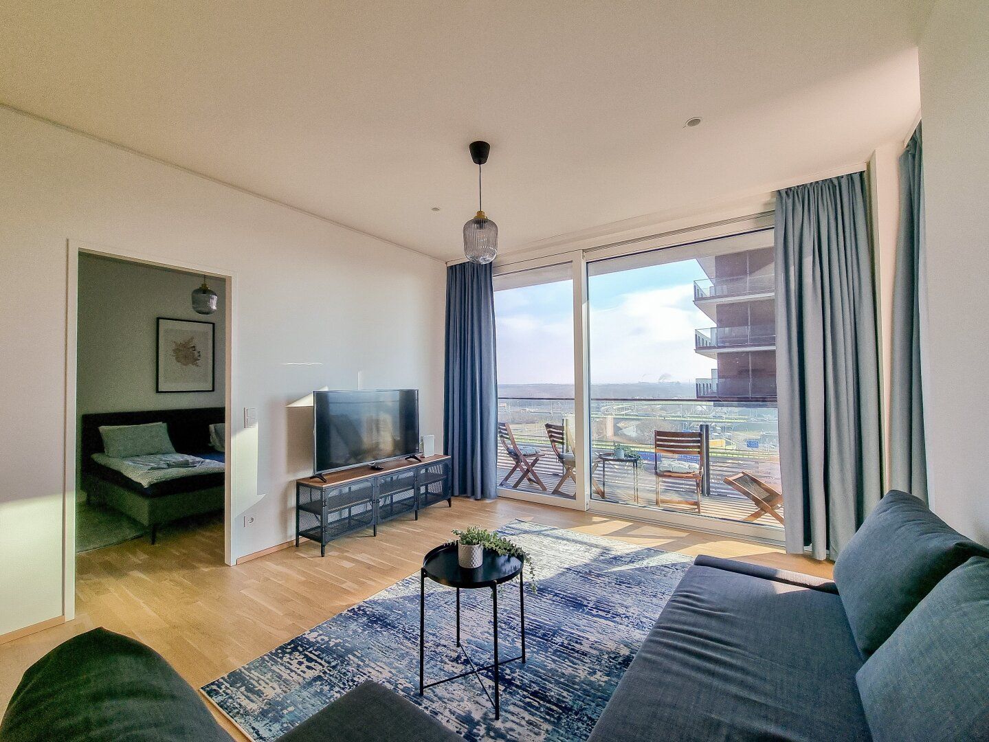 ++ Traumhafte 2-Zimmer Neubauwohnung mit Balkon und Traumblick im TrIIIple-Tower ++