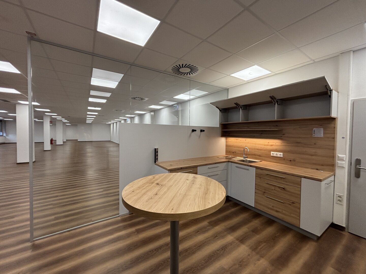 MODERNE BÜROWELTEN mit vielen Annehmlichkeiten IM PHILIPS-BUSINESS-KOMPLEX in Klagenfurt - Ansicht 3