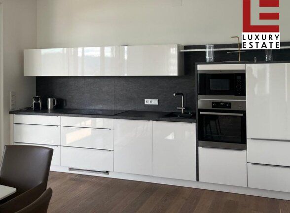 Wörthersee: Luxus-Ferien-Wohnung mit exklusivem See-Zugang