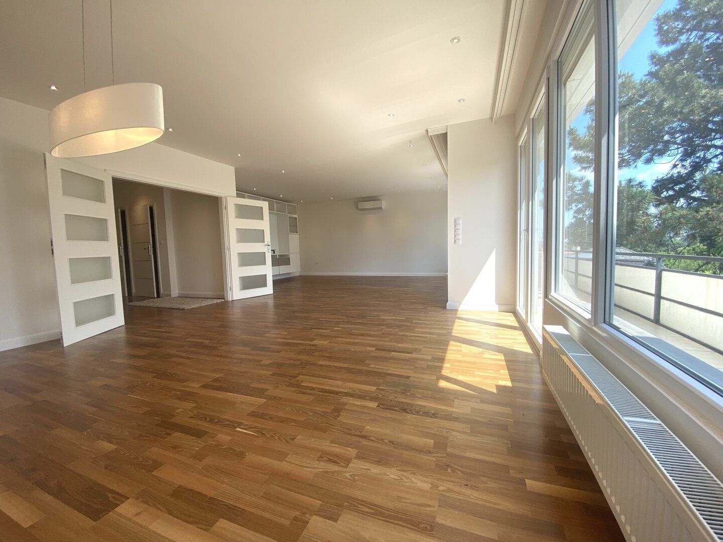 Perfekt für Familien - Elegante Terrassenwohnung mit Blick ins Grüne