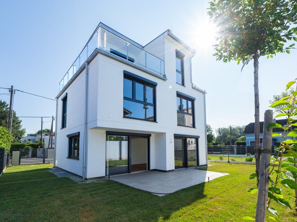 Modernes Wohngefühl in bester Lage - großzügiges Einfamilienhaus auf Baurechtsgrund