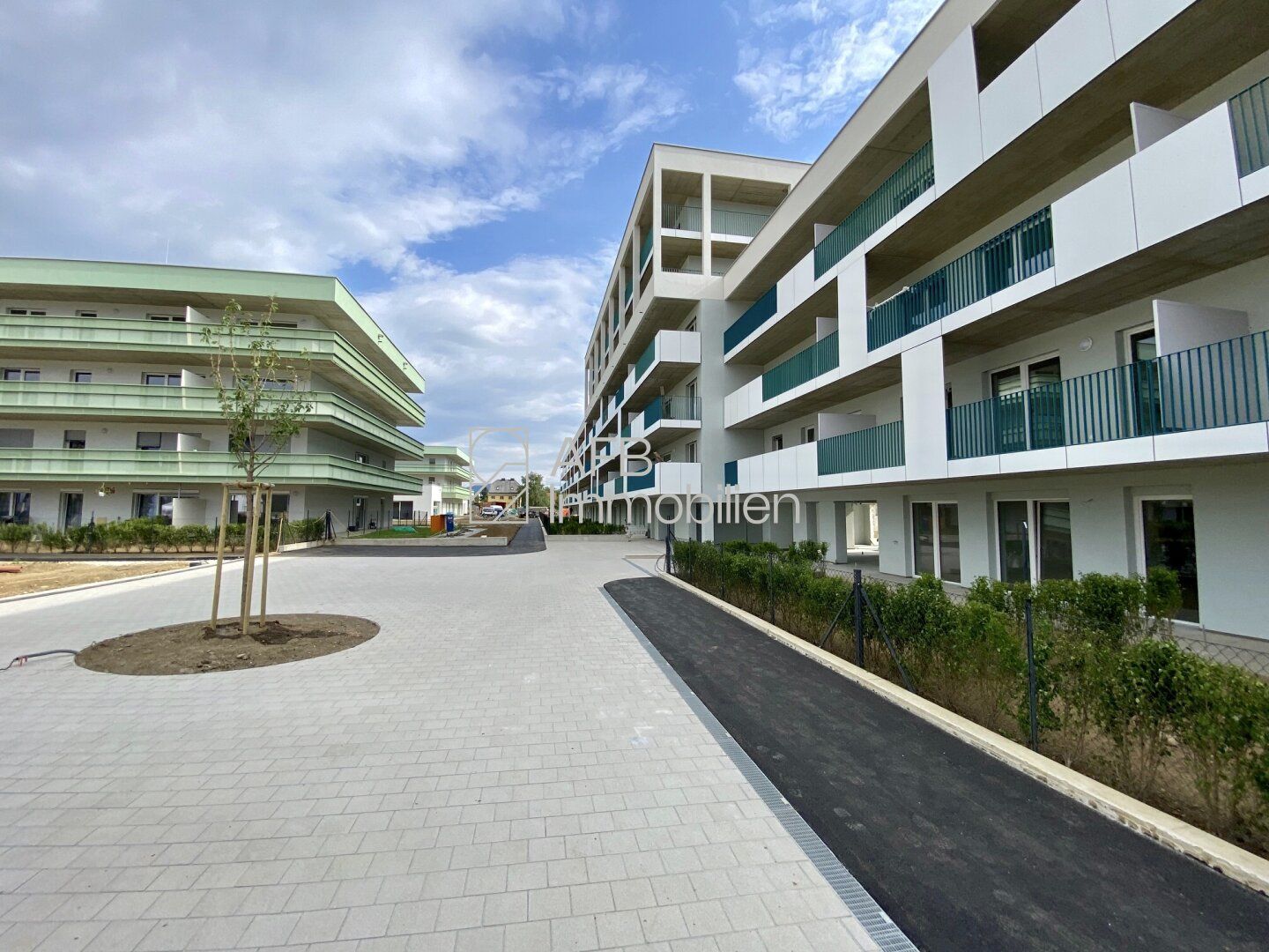 2-Zimmer-Genossenschaftswohnung mit großem Westbalkon