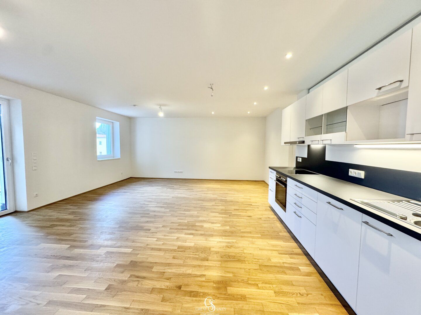 Exklusive Erstbezugswohnung mit Balkon und Blick auf den Schlossberg