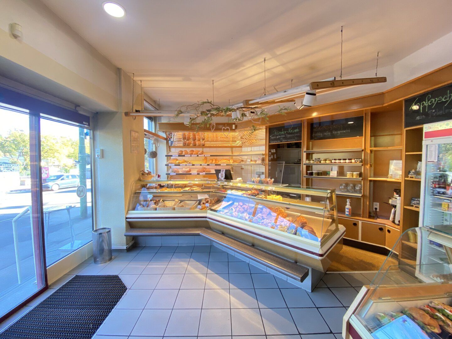 GESCHÄFTSLOKAL + Weidlinger Straße + FREQUENZLAGE - ehemals BÄCKEREI! - Ansicht 2