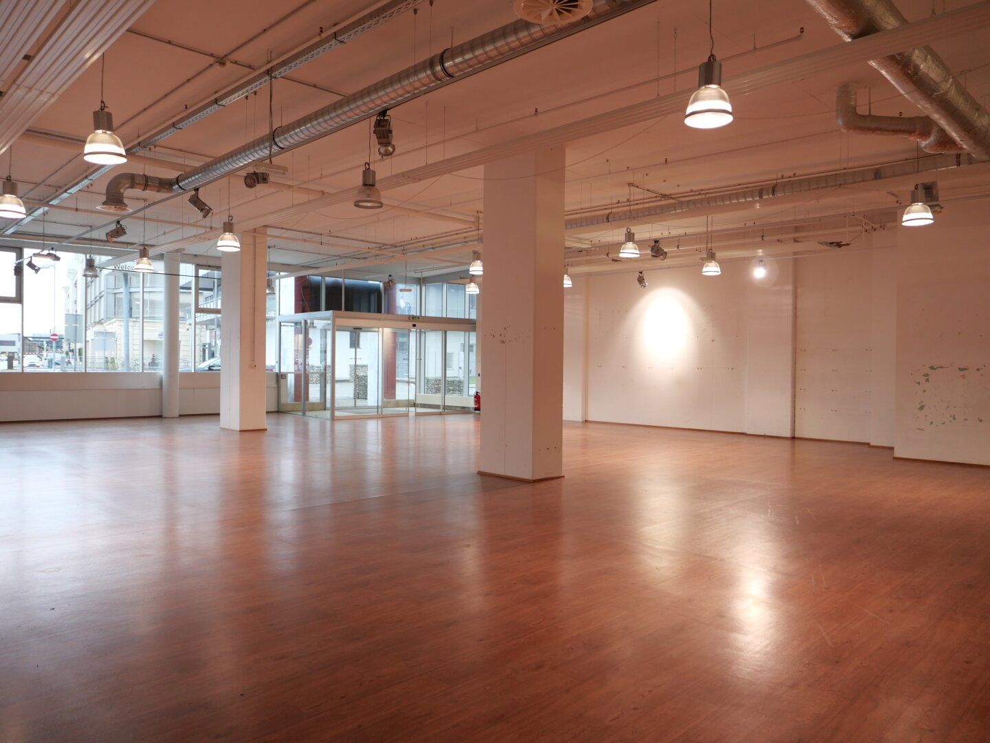 Top Handelsstandort - Frequenzbringer - Airport Business Point - Ansicht 3