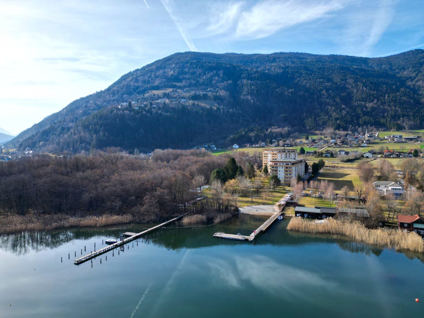 Exklusiver Erstbezug: Traumhafte Seewohnung am Ossiacher See