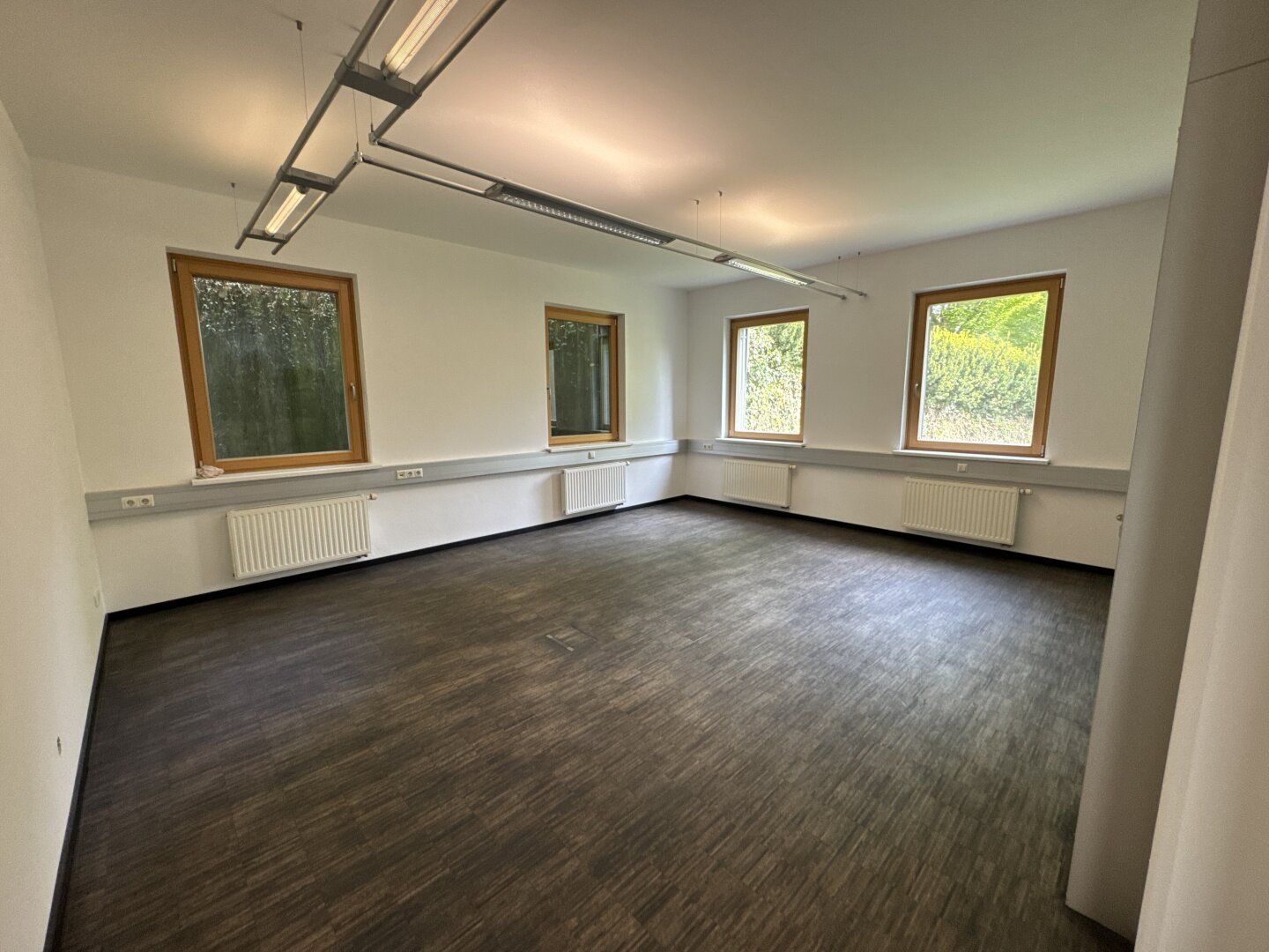 Büroflächen zu vermieten! - Südoststeiermark, von 14m² -184m² Büro - Ansicht 2