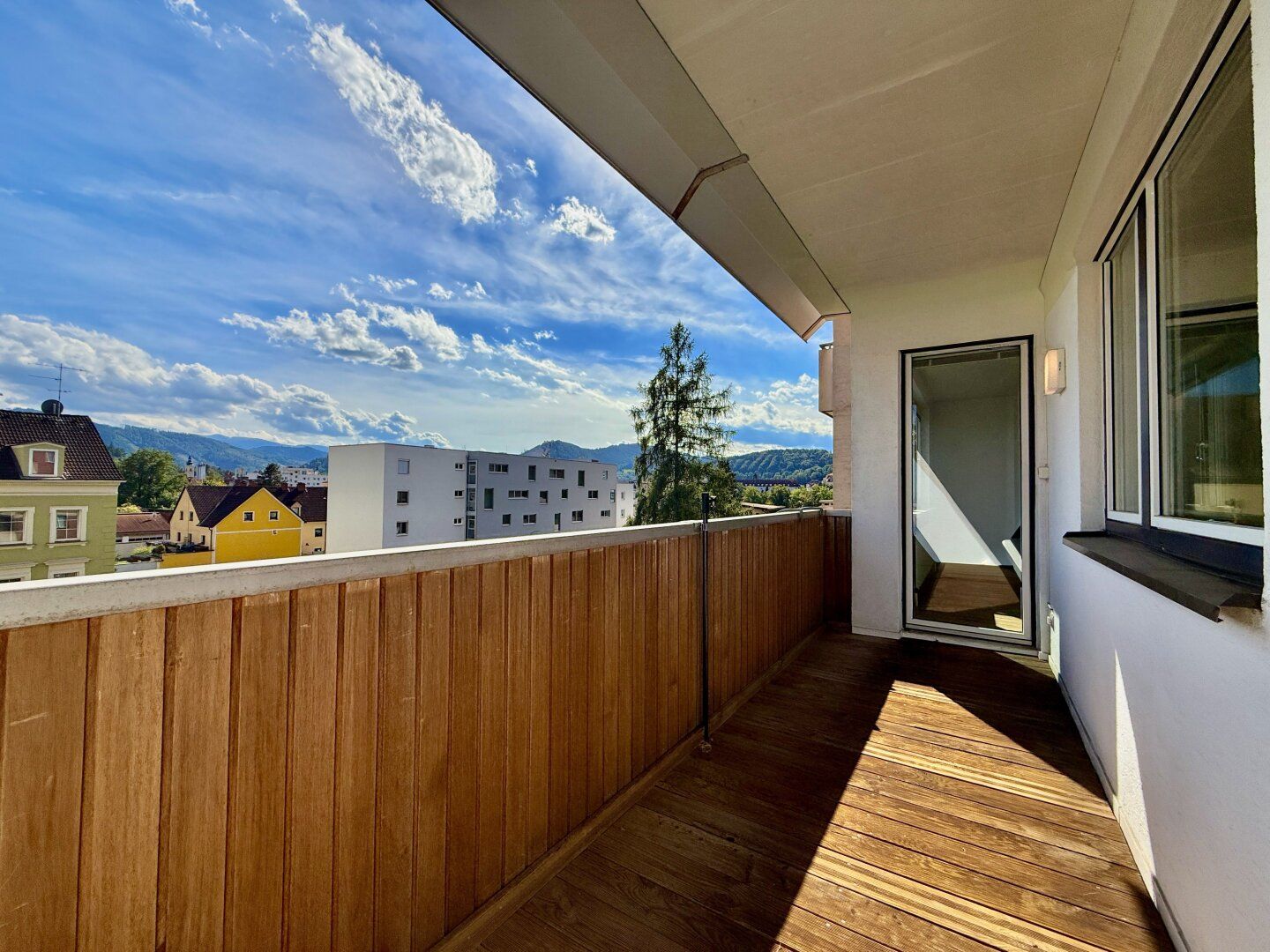 PROVISIONSFREI I LIFT I 3 ZIMMER I BAD MIT WANNE I SONNIG & HELL I LOGGIA I INNENHOFLAGE I PROJEKT WOHNEN I