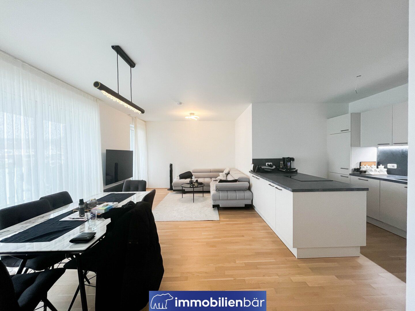 Moderne Wohnung mit große Terrasse - Küche - Tiefgarage