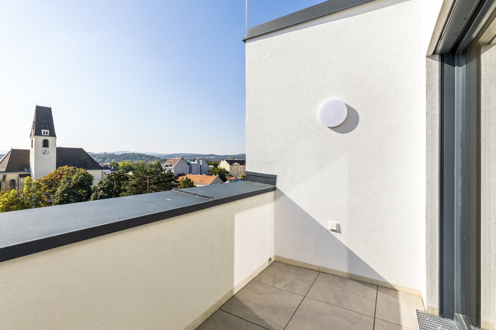 LASS DIE SONNE REIN: 2-ZIMMER-WOHNUNG MIT SÜDBALKON