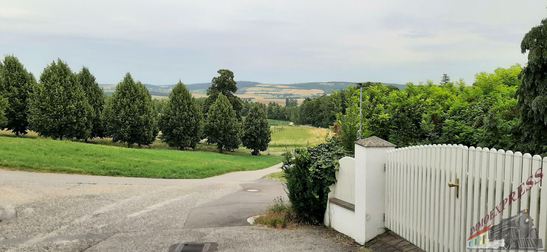 AKTION! 1000 m² Eigengrund! Eckgrund! Ruhelage! Traumhafter Ausblick!