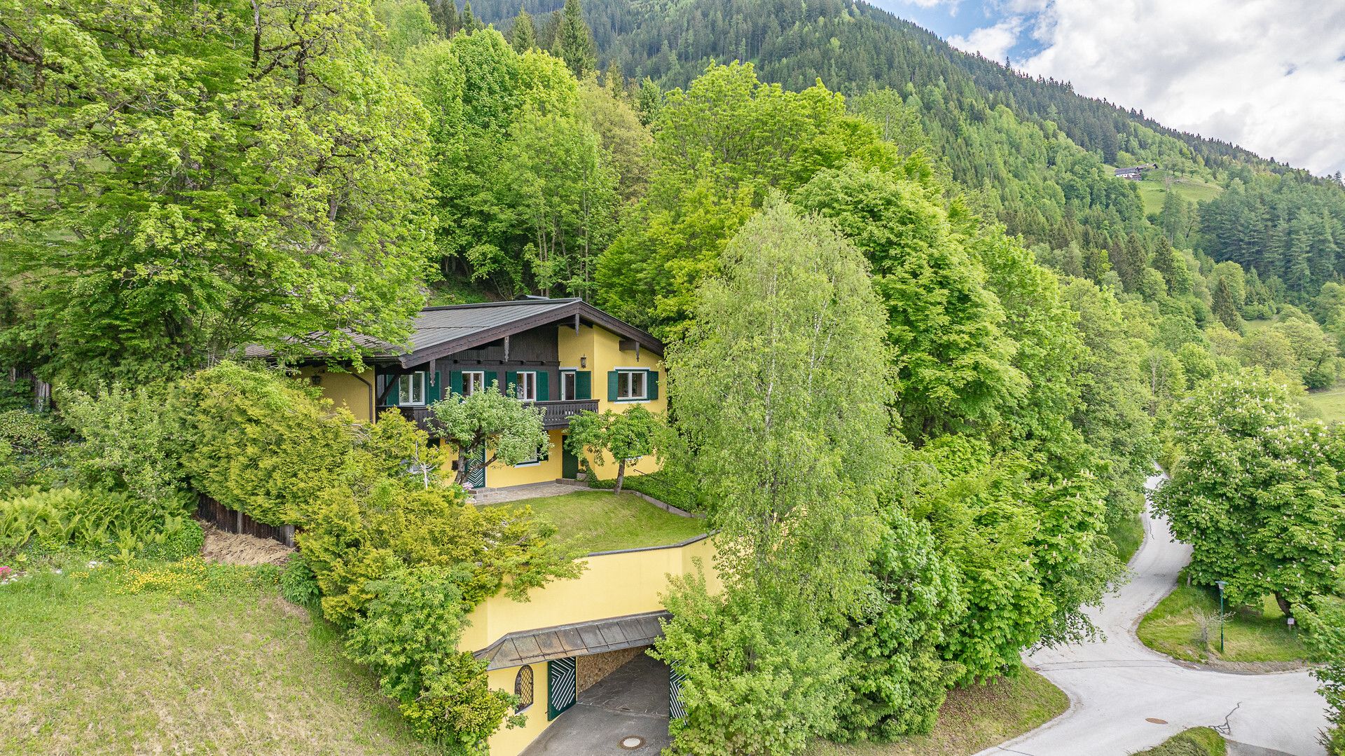 Landhaus mit Panoramablick und 6.127 m² Grundstück