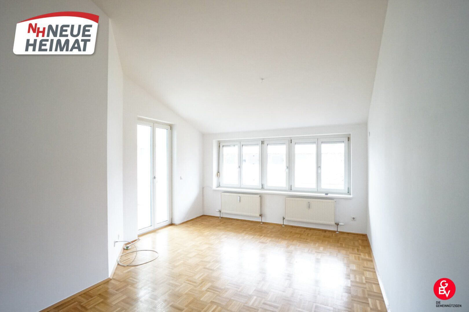 3-ZIMMER-DACHGESCHOSSWOHNUNG MIT GEMÜTLICHER LOGGIA IN GRÜNLAGE IN FREISTADT!