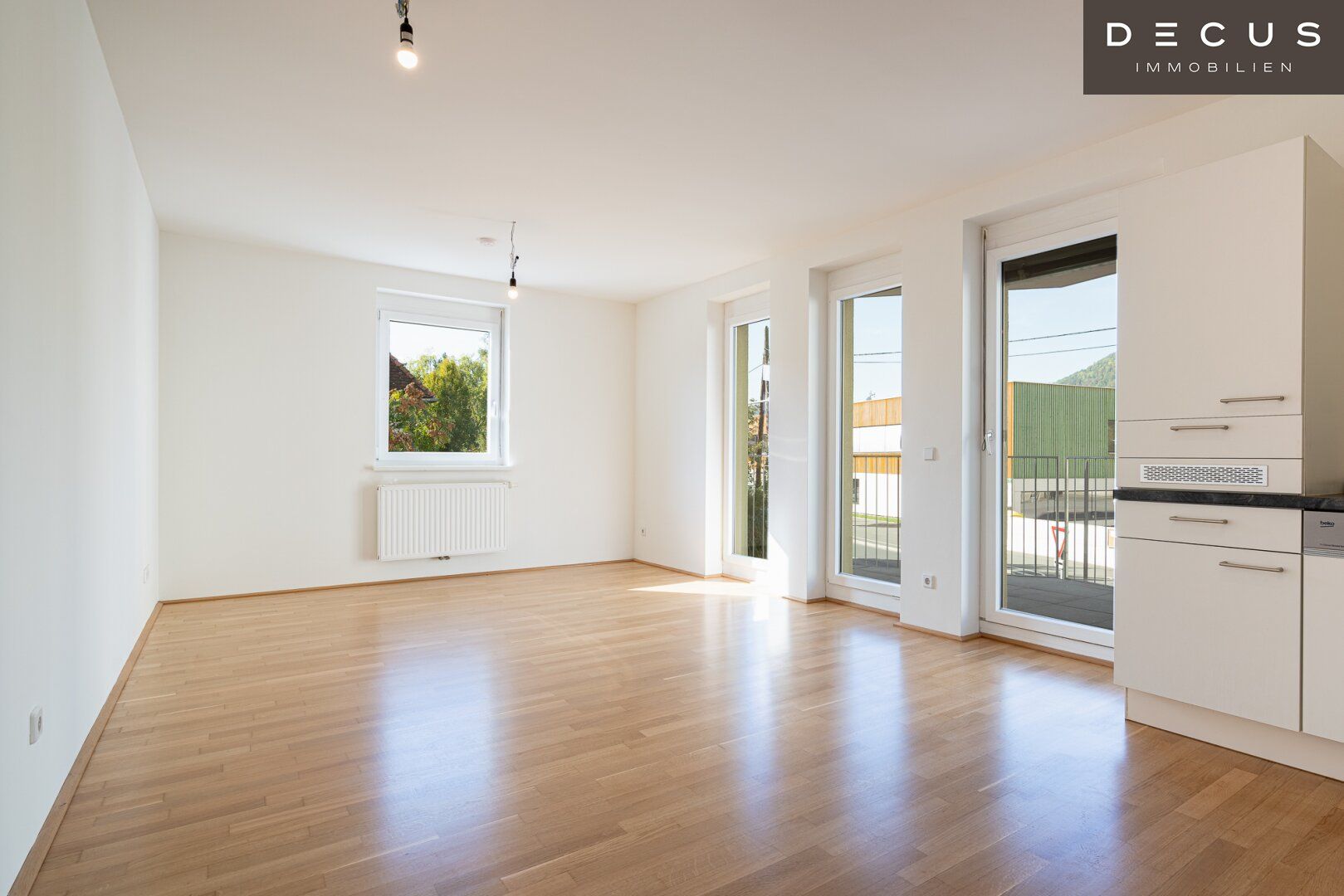 | 2-ZIMMER-WOHNUNG MIT BALKON | NÄHE SCHLOSS EGGENBERG
