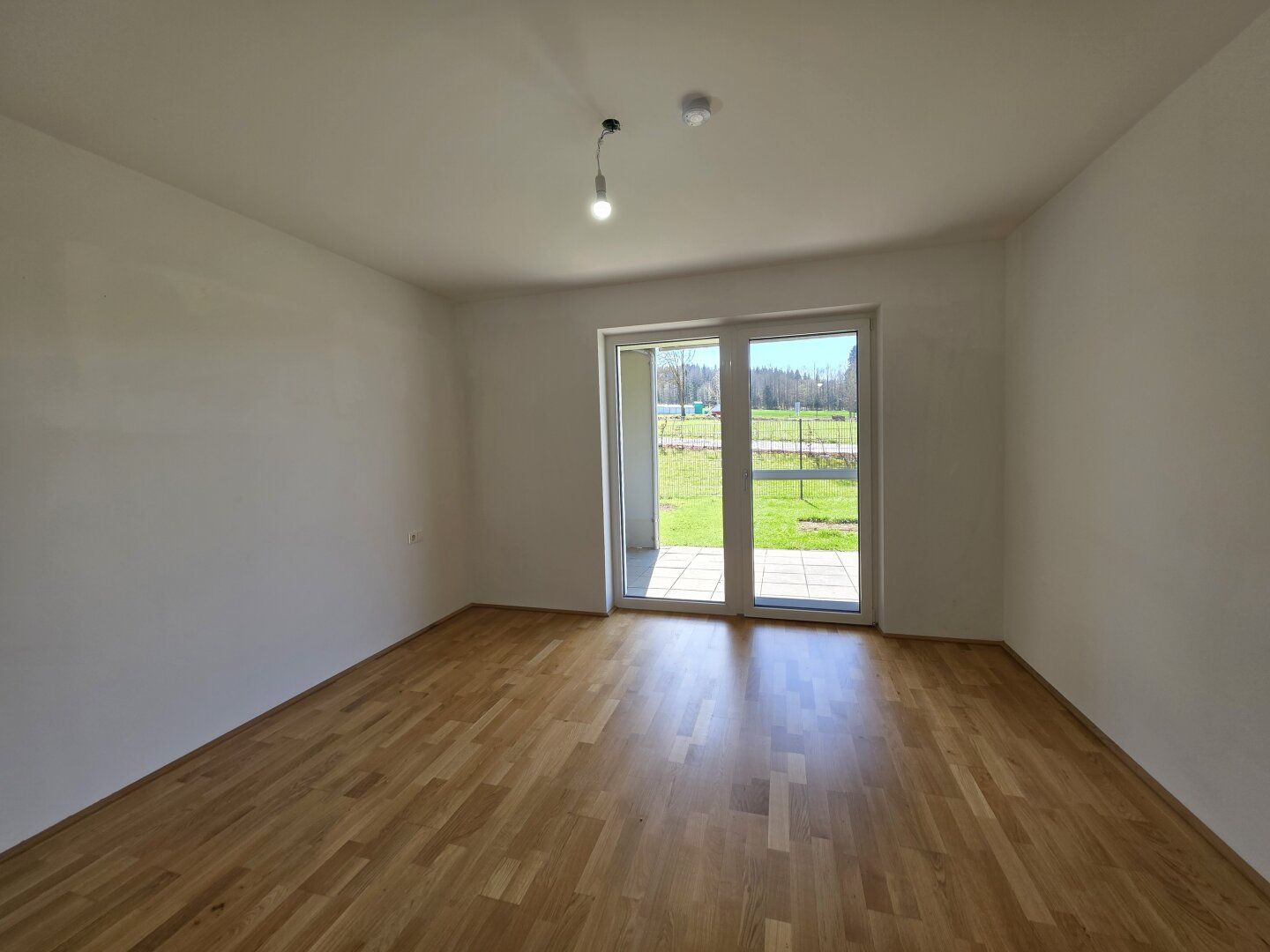 Neuwertige, sonnige 4-Zimmer Whg. mit Terrasse und Eigengarten - Mehr