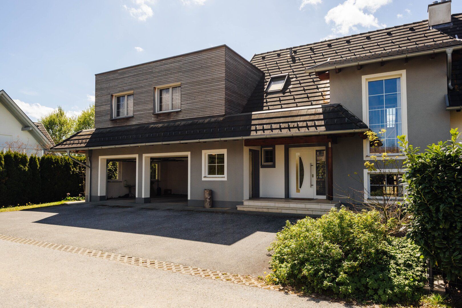 Lebensqualität pur: Ausblick, Pool, Doppelgarage & Photovoltaik!