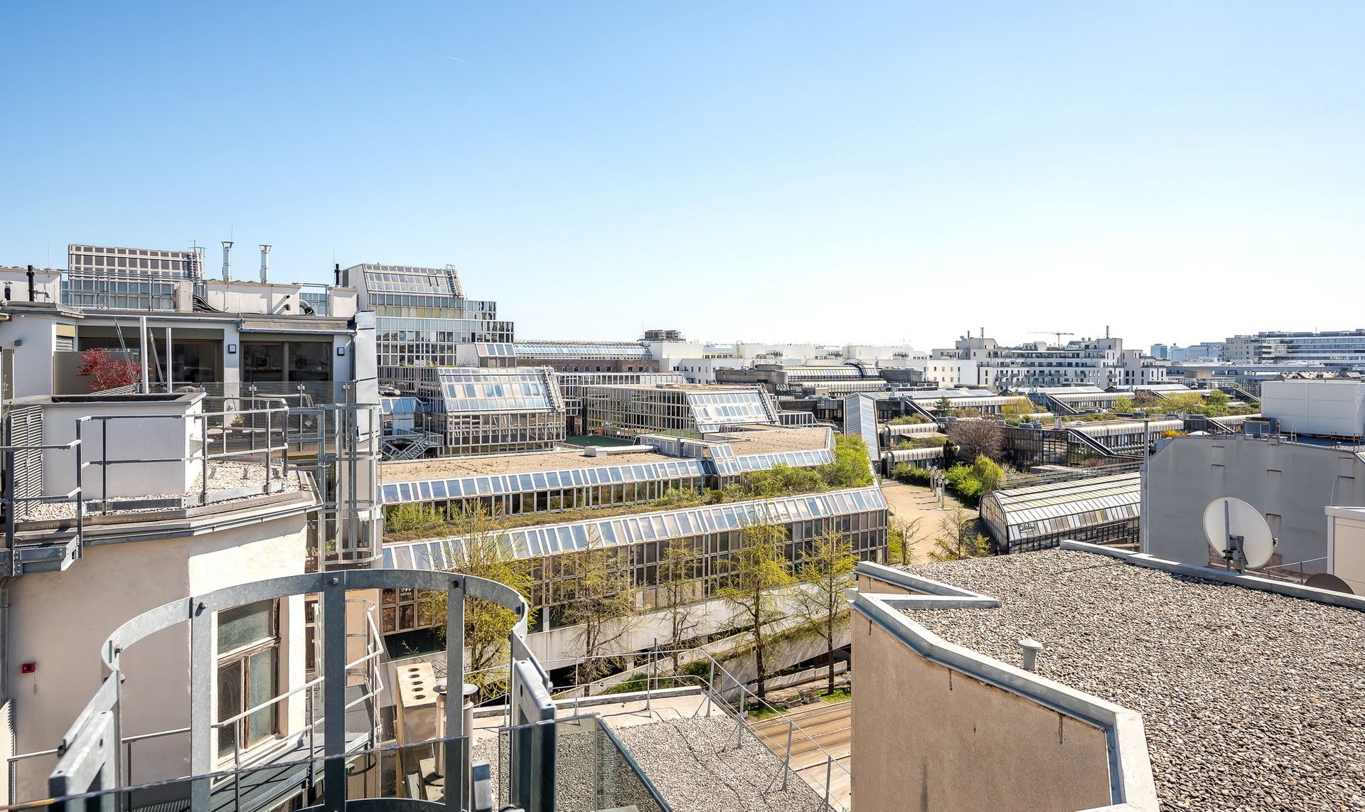 Einziehen, entspannen, genießen - Dachgeschosswohnung mit Fernblick!