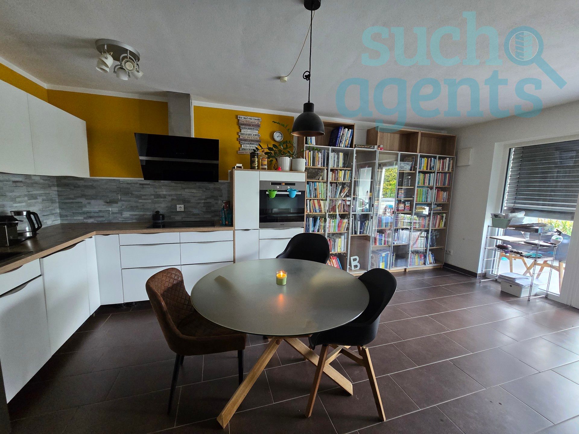 Neuer Preis! Lichtdurchflutete Maisonette mit Terrasse, Garten & Kamin - nur 7 Min. zum See