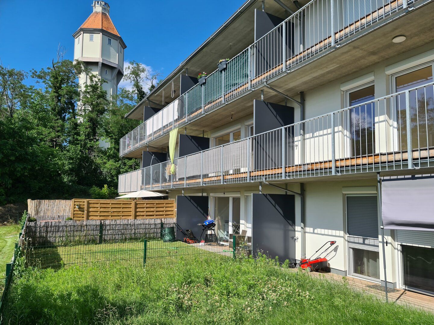 Schöne Eckwohnung | Terrasse | Garage