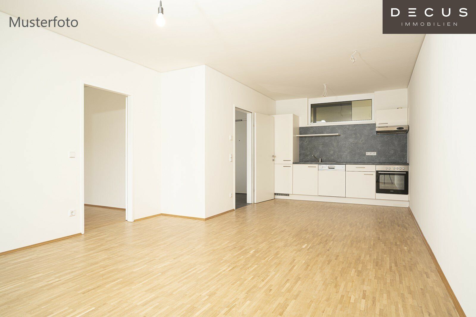 | LICHTDURCHFLUETETE 2 ZIMMERWOHNUNG | NÄHE HAUPTBAHNHOF