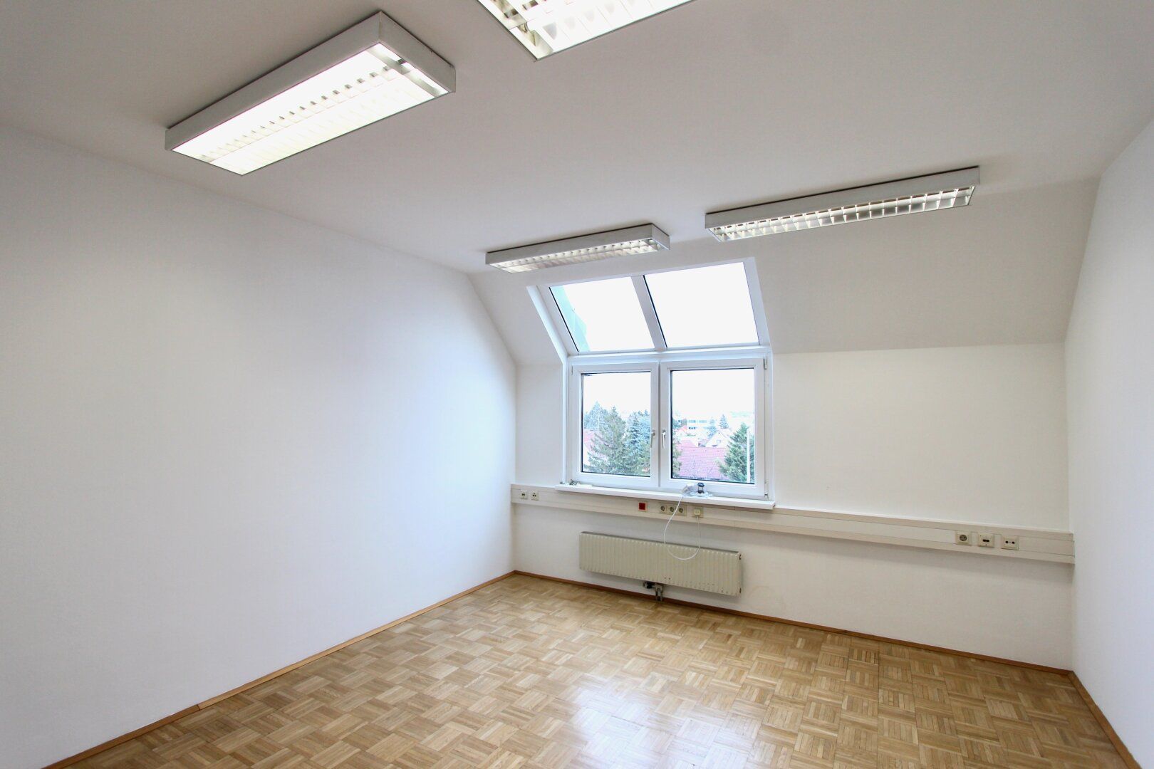 Zentral begehbares Büro im 4. Stock eines Bürogebäudes - inklusive Heizkosten! - Ansicht 3