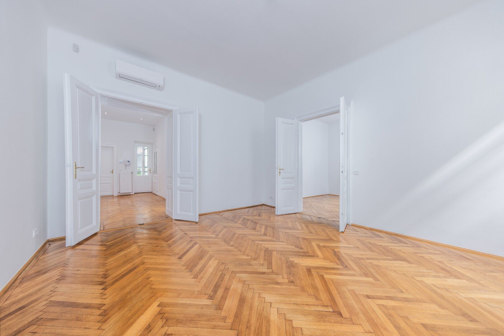 Charmante, komplett sanierte Altbauwohnung im 4. Bezirk - urban & zentral