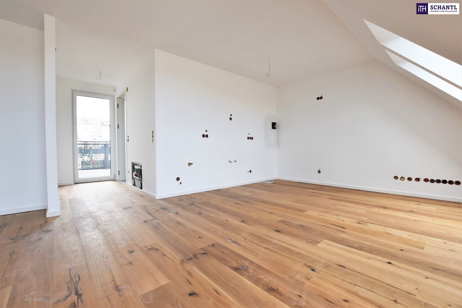 Neuer Preis! Ein Traum im Dach! Luftwärmepumpe + Blick über Wien + Riesenterrasse + High Quality + Rundum saniertes Altbauhaus! Ab ins stylische Dachgeschoss mit WOW-Effekt!