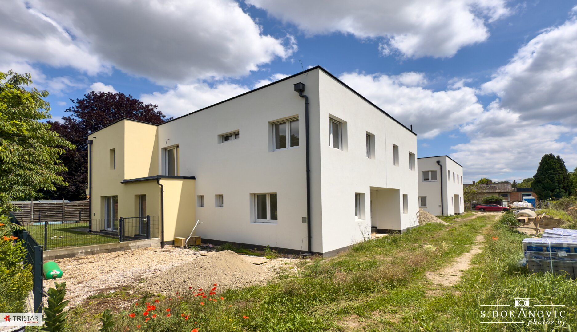 NEU! ++ ERSTBEZUG / ZIEGELMASSIV / SCHÜSSELFERTIG ++ 152,50 m² ++ 5 ZIMMER + 2 BALKONE + TERRASSE + EIGENGARTEN + 2 PKW Stellplätze ++