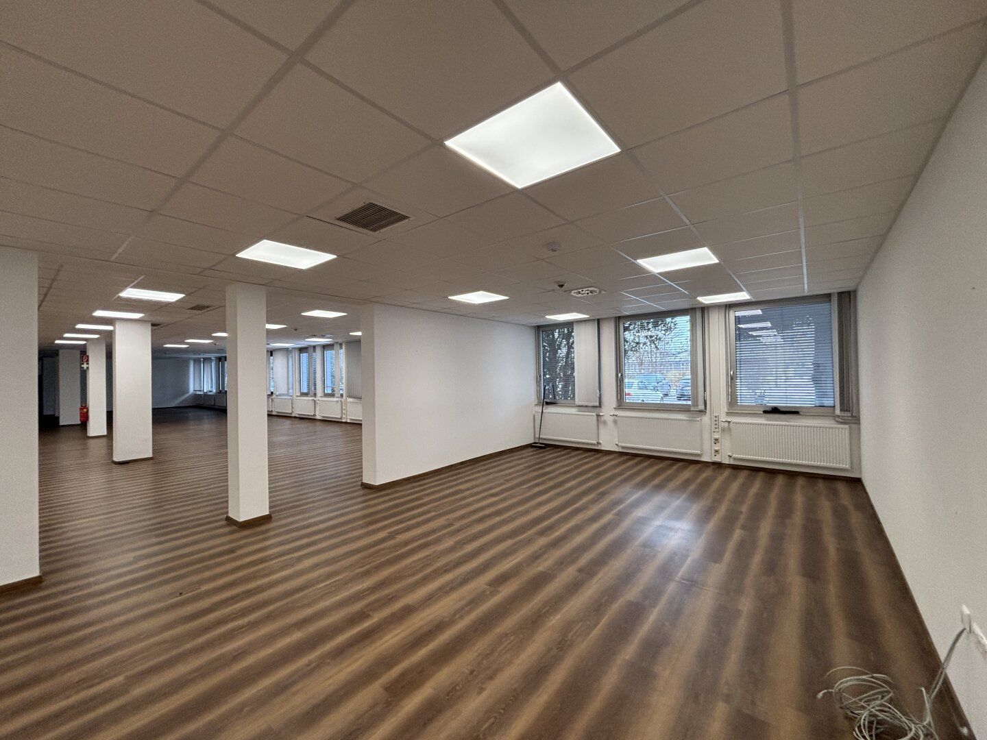 MODERNE BÜROWELTEN mit vielen Annehmlichkeiten IM PHILIPS-BUSINESS-KOMPLEX in Klagenfurt - Mehr