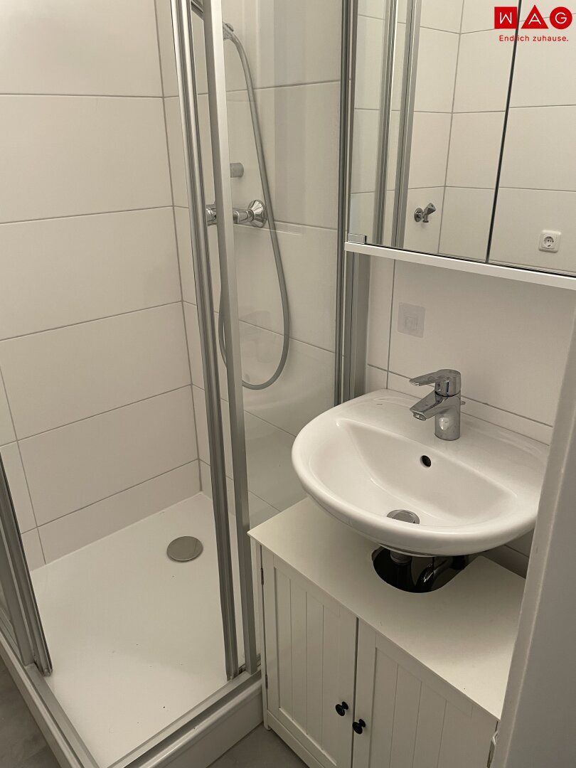 Sofort beziehbare 2-Zimmer-Wohnung im Erdgeschoss - saniert & mit Aufzug und Keller in zentraler Welser Lage!