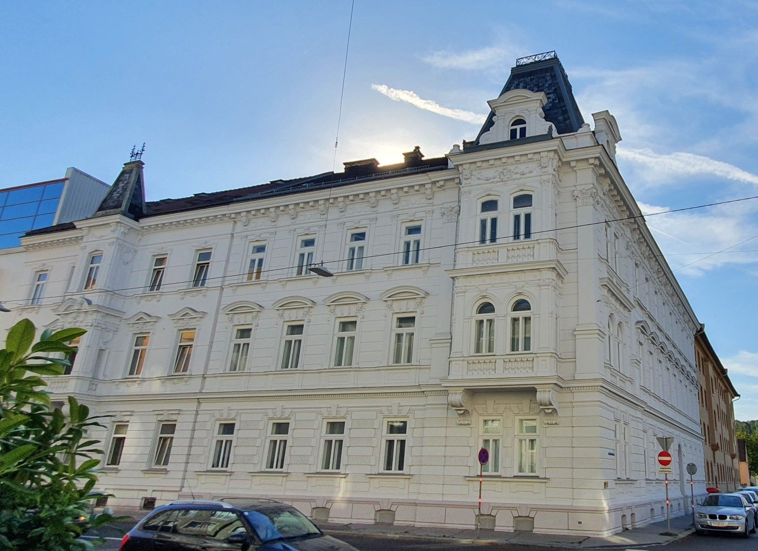 Wohnen wie der Bundeskanzler? Stil-Altbauwohnung in zentraler Lage mit 170 m2