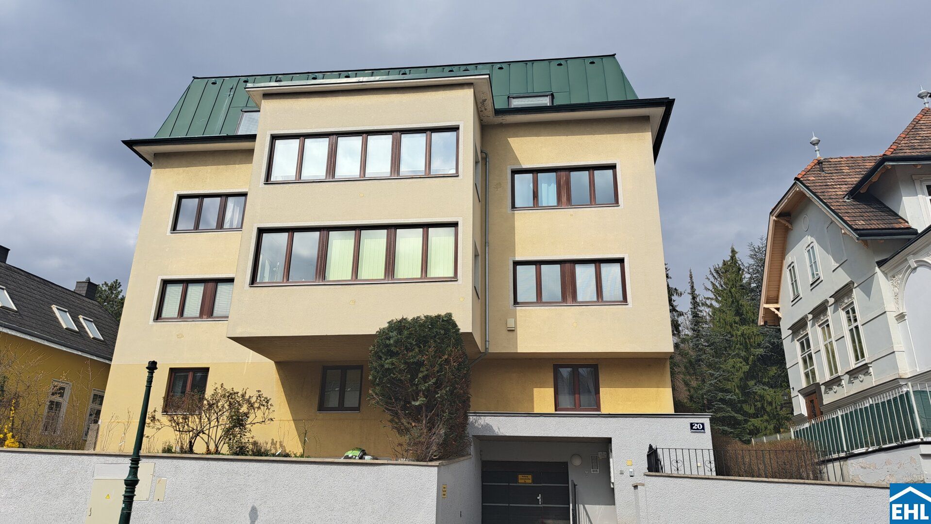 Sanierungsbedürftige 4-Zimmer Terrassen-Wohnung mit viel Potenzial!
