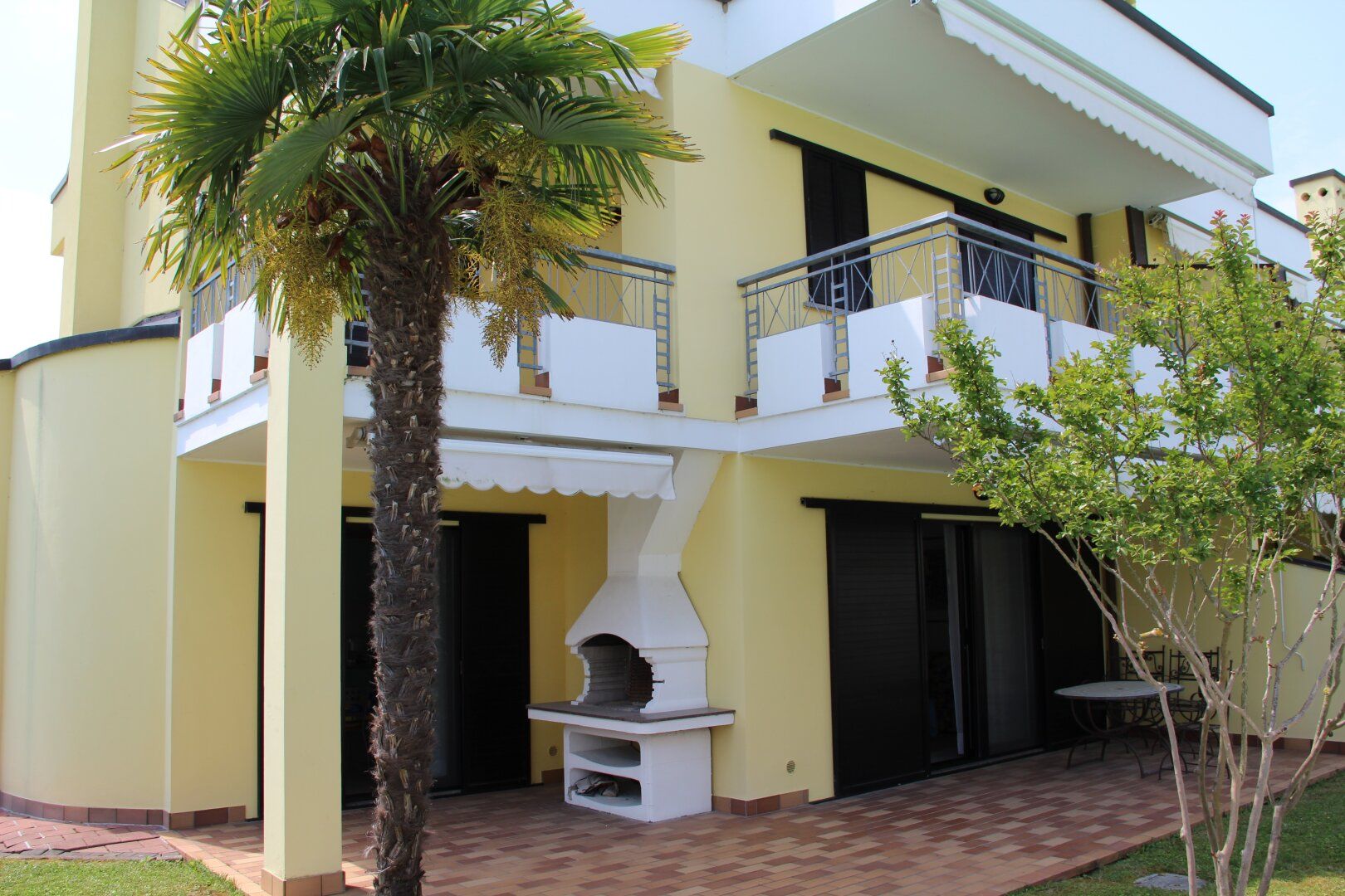 Charmantes Ferienreihenhaus in Aprilia Marittima - Pool, Terrasse - Visning 2