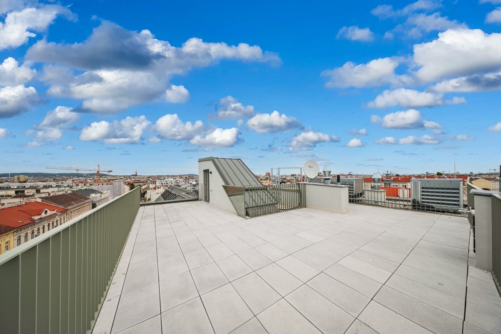 Klimatisiertes Penthouse | Urban & Mittdendrin. Dachterrassentraum in urbaner Lage mit Spitzenanbindung in die Innenstadt - Ansicht 4