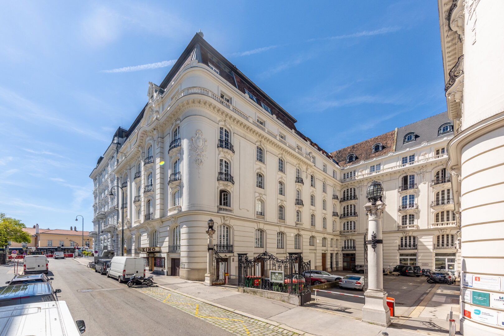 Altbaucharme trifft modernes Design - Exklusive Dachgeschosswohnung nahe MuseumsQuartier