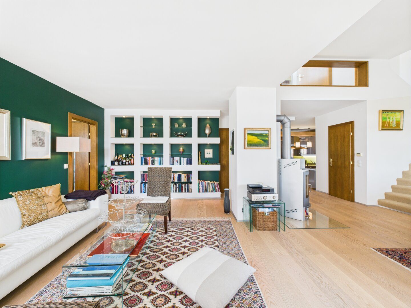 3-Zimmer Dachgeschosswohnung im 18. Bezirk mit Wienblick & zwei Garagenplätzen