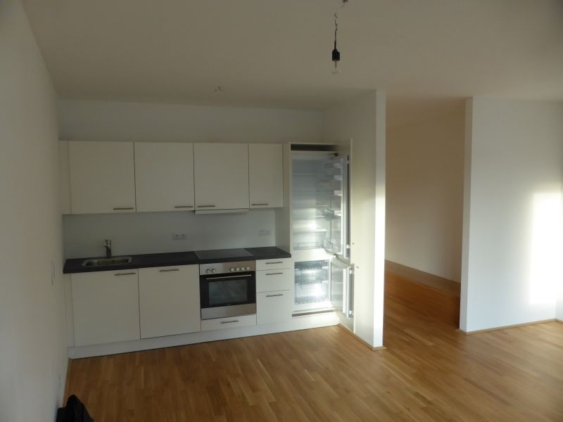 Moderne 1-Zimmer-Dachgeschoßwohnung mit Loggia nähe LKA in 5020 Salzburg - ab September zur Miete